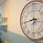 Appartement Gruene Oase Mit Eigener Terrasse Zwischen Altstadt Und Hafen #1