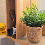Gruene Oase Mit Eigener Terrasse Zwischen Altstadt Und Hafen #1 Appartement *