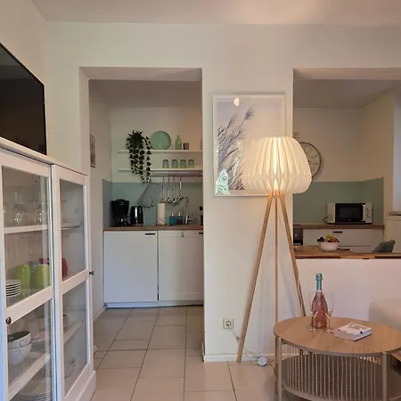 Gruene Oase Mit Eigener Terrasse Zwischen Altstadt Und Hafen #1 *