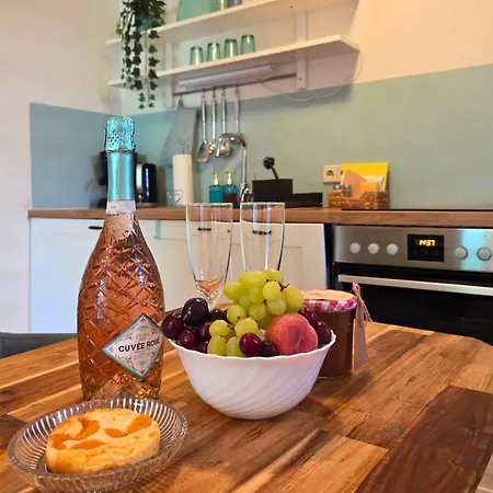 Апартаменты Gruene Oase Mit Eigener Terrasse Zwischen Altstadt Und Hafen #1 Зенфтенберг