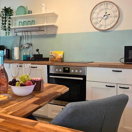 Gruene Oase Mit Eigener Terrasse Zwischen Altstadt Und Hafen #1 *