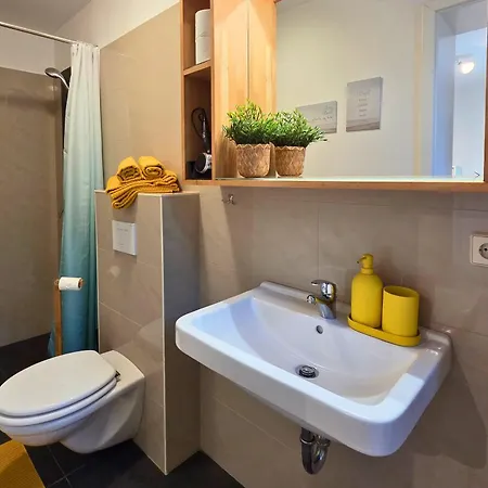 Gruene Oase Mit Eigener Terrasse Zwischen Altstadt Und Hafen #1 *