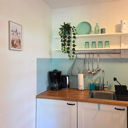 Gruene Oase Mit Eigener Terrasse Zwischen Altstadt Und Hafen #1 Apartman *