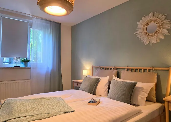 Gruene Oase Mit Eigener Terrasse Zwischen Altstadt Und Hafen #1 Апартаменты Зенфтенберг