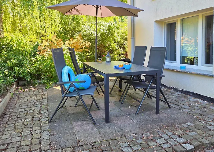 Апартаменты Gruene Oase Mit Eigener Terrasse Zwischen Altstadt Und Hafen #1 *