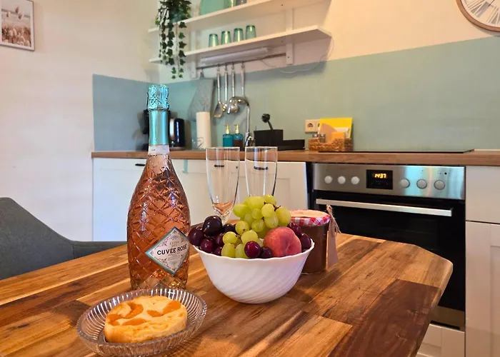 Апартаменты Gruene Oase Mit Eigener Terrasse Zwischen Altstadt Und Hafen #1 Зенфтенберг