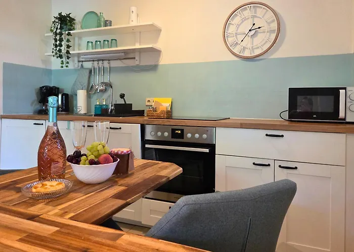 Gruene Oase Mit Eigener Terrasse Zwischen Altstadt Und Hafen #1 *