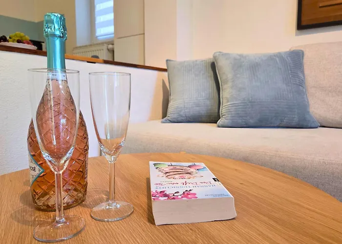 Gruene Oase Mit Eigener Terrasse Zwischen Altstadt Und Hafen #1