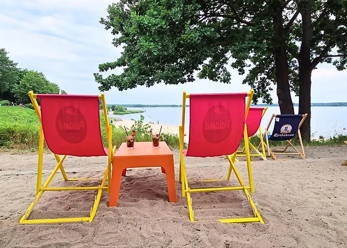 Gruene Oase Mit Eigener Terrasse Zwischen Altstadt Und Hafen #1 Апартаменты