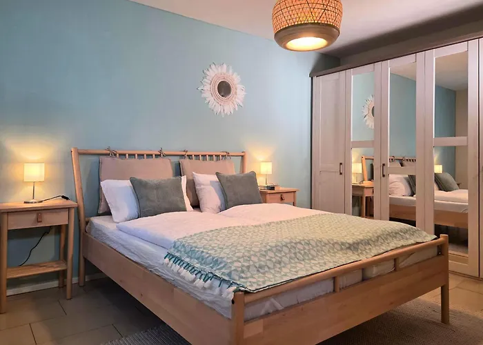 Gruene Oase Mit Eigener Terrasse Zwischen Altstadt Und Hafen #1 アパート